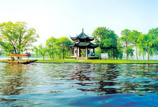 武汉:东湖为最大城中湖 月月有节季季有花