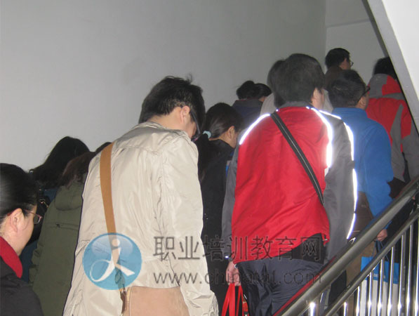 2012年全国专业技术人员职称英语考试4月7日